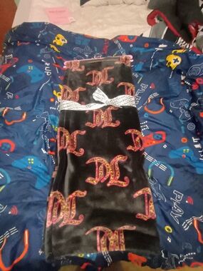 Juicy Couture Black Plush Robe with Pink Logo Print